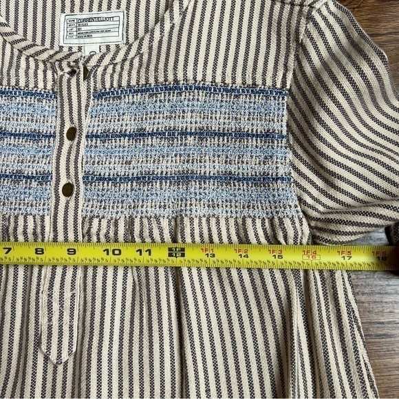 Current ELLIOT Cream & grey striped denim & blue embroidery top size 0 or XS - Picture 7 of 7